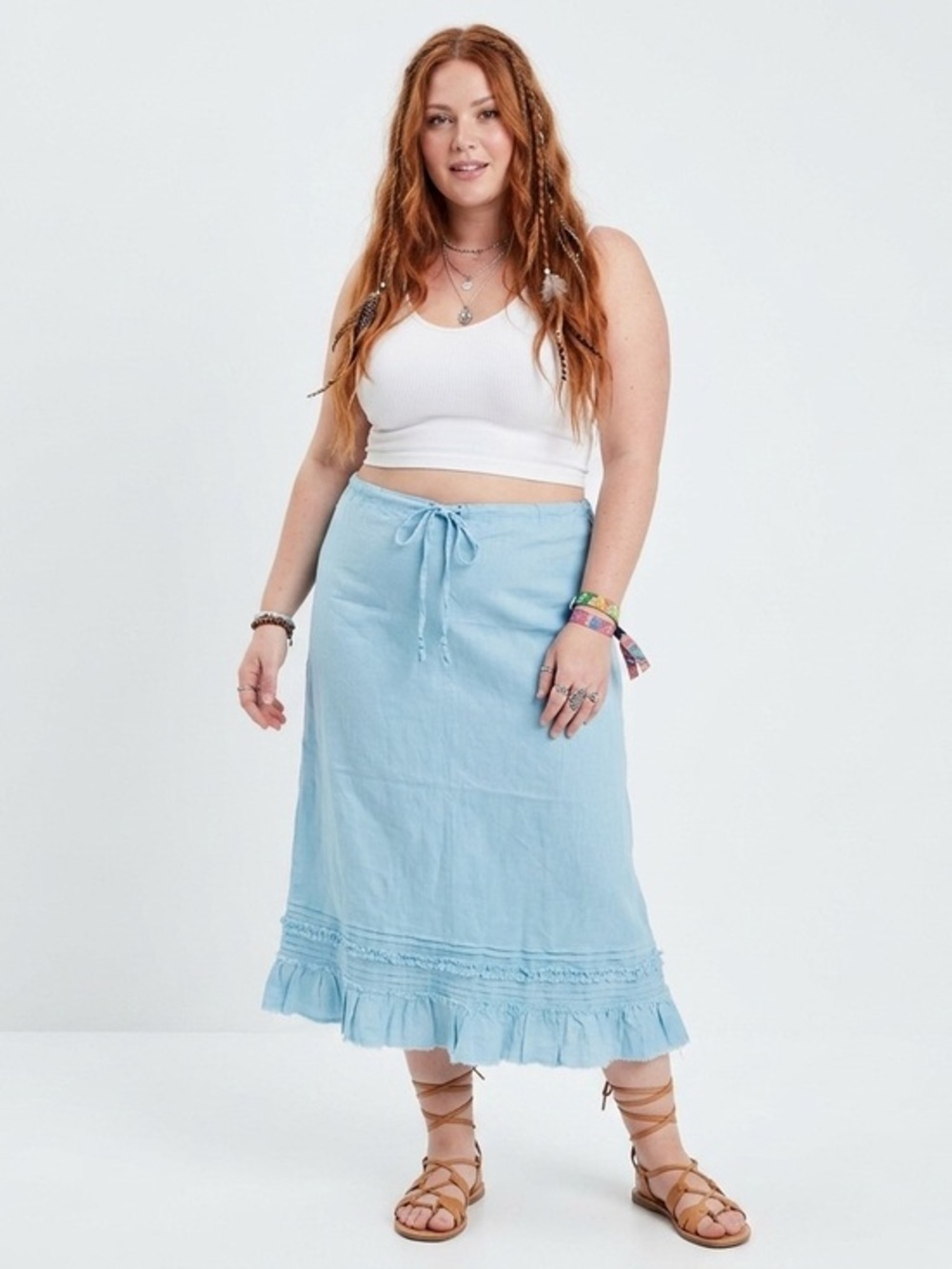 Old Navy 100% linen ruffled blue maxi skirt. Size 20.